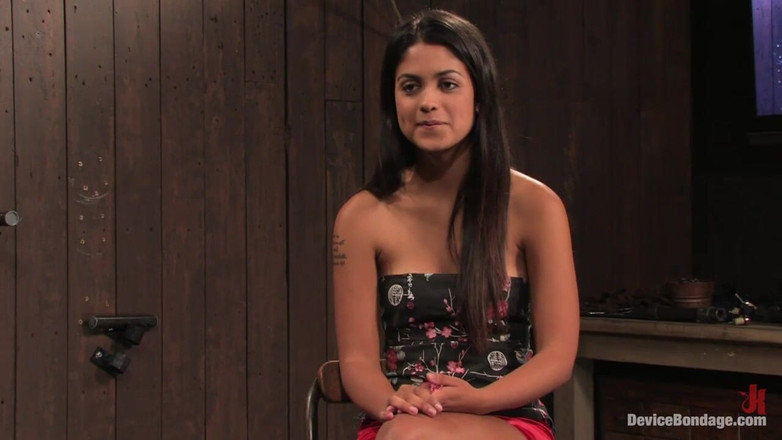 Device Bondage by Kink: Лія одна з найгарячіших лесбіянок S.f.! Зачекайте, що?