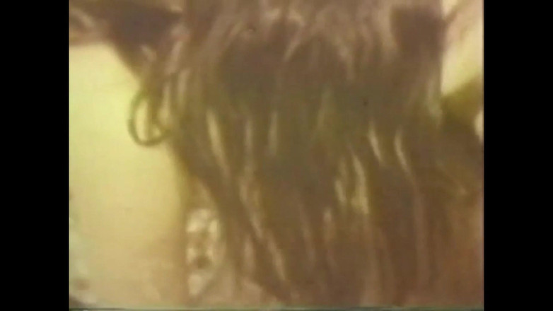 Vintage Megastore Full hd: 창녀들은 남자와 함께 자기 자신을 즐겁게 만든다