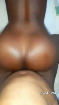 This Girl Can Make Any Strong Men Lose His Mind. Her Waist Spins Like a Propeller
