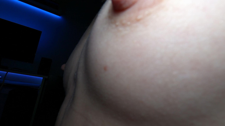 Tiny Teena: 手淫特写，紧身崇拜