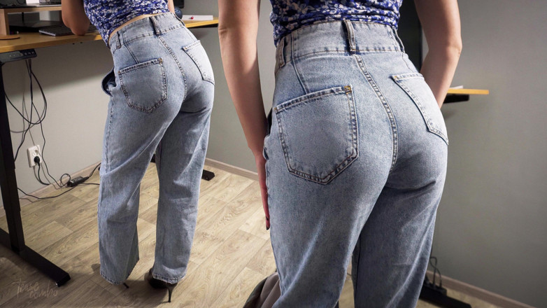 Teasecombo 4K: Secretară matură sexy în High Weist Jeans își tachinează fundul frumos