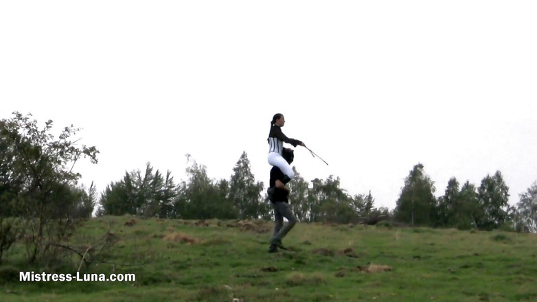 Mistress Luna: Cavalgando na plataforma de salto