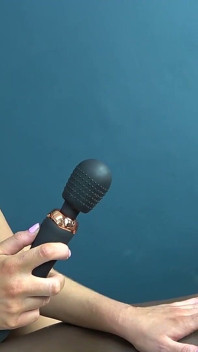 A Black Slut Is Brought to Orgasm by Her Brunette Girlfriend