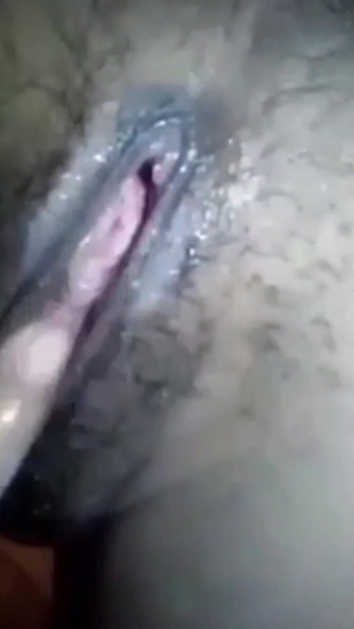 Puja viswash: Video bogel awek berpakaian kuning