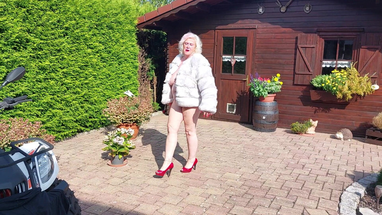 PureVicky66: ドイツで最もホットでムラムラしたおばあちゃんが湖でワイルドでムラムラします!