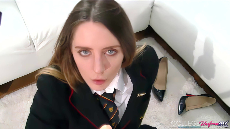 College Uniform: サマンサ・ベントリーをフィーチャーしたブロウ・ディス