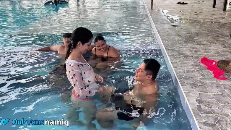 NamiQseiiin: V bazénu u mých rodičů