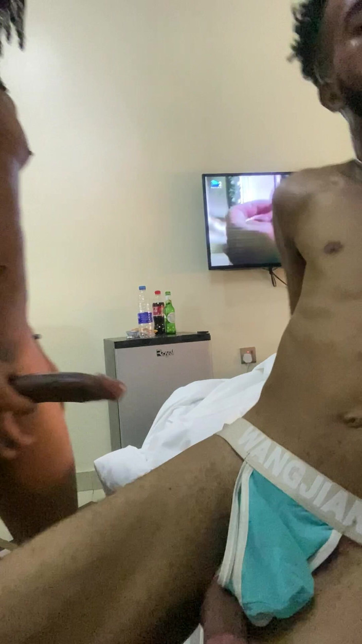 YungthugM: Mi ha scopato in profondità il buco del culo così...