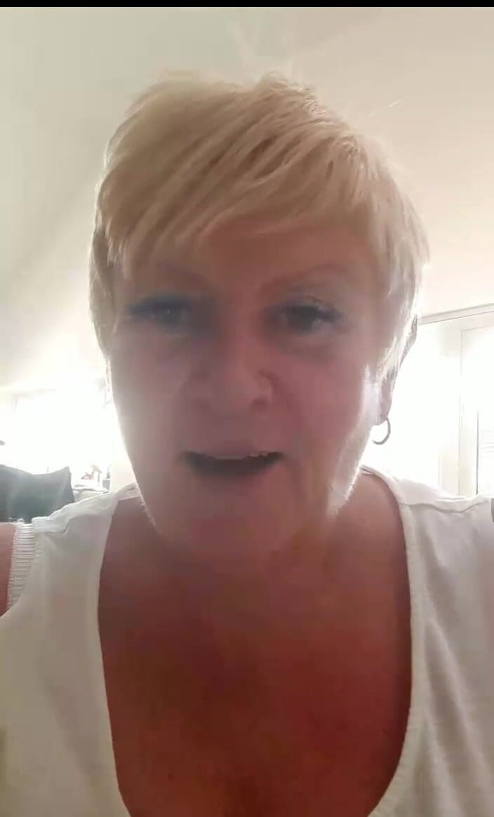 Uk Joolz: Vyježte se dnes podívat na krásnou Camillu