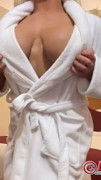 Lisa Cross Hairy Muscle Goddess POV: Intimate Body Hair Fetish with Hairy Armpits & Bush
