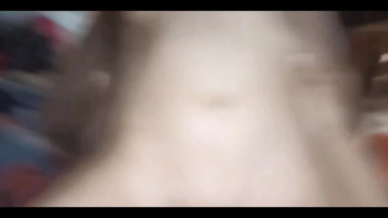 Astrid Cute: 他们让我负责我无辜的继妹，最后我操了她 第一人称视角 - 他们让我负责我变态的继兄弟