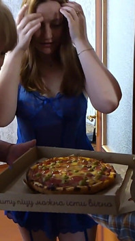 My Fitness Instructor Neighbor Came to Visit Me Before Work and We Ordered Pizza Together to Tempt the Supplier
