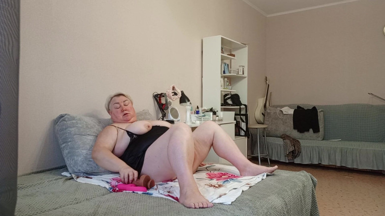 Zona901: 장난감으로 보지를 자위하는 이웃과 큰 자지의 꿈