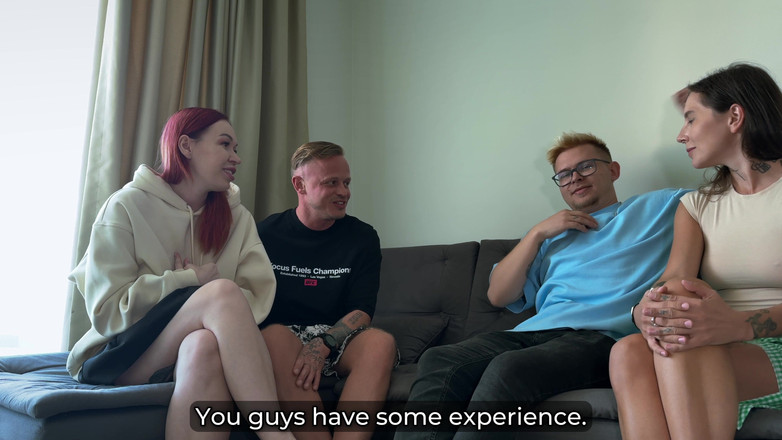 Toma Mur: 初めてのスイングがワイルドホテルのベッドシェアと妻を交換する 射精までセックス