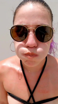 Drinking pee and cum swallow in outdoor garden!