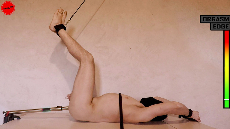 Tommy_1995: 被束缚的异性恋男人被操贞操机器所折磨