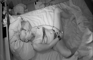 KittieNoOne: El îmi spune ce să fac pe camera noastră