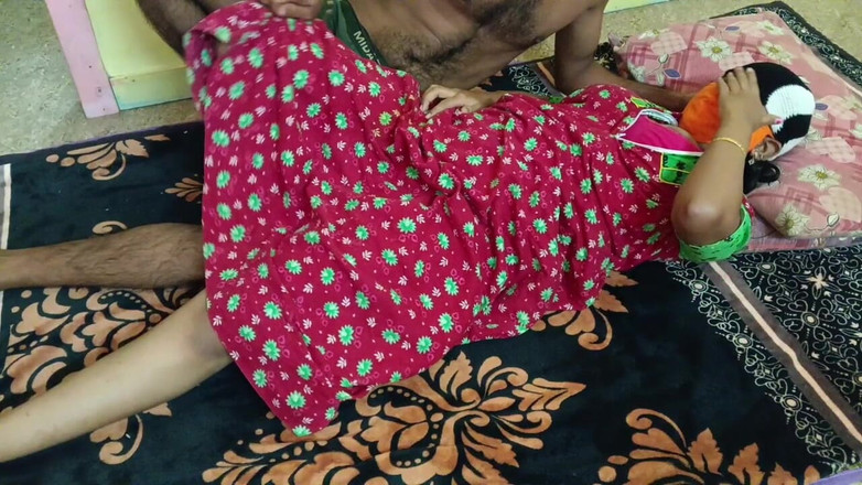 Mami4711: Hasband dan isteri berkongkek dalam video pasangan tamil di rumah