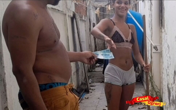 LeoOgro: メイドの義理の娘はヒントのためにセックスをしています