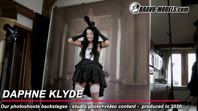 Bravo Models Media: 388-Backstage photoshoot Daphne Klyde - Adult