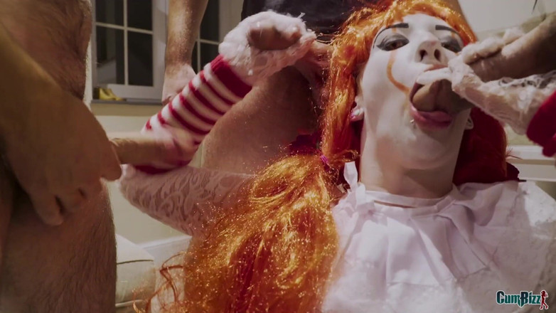 Cumbizz: Dutch clown cumslut Halloween