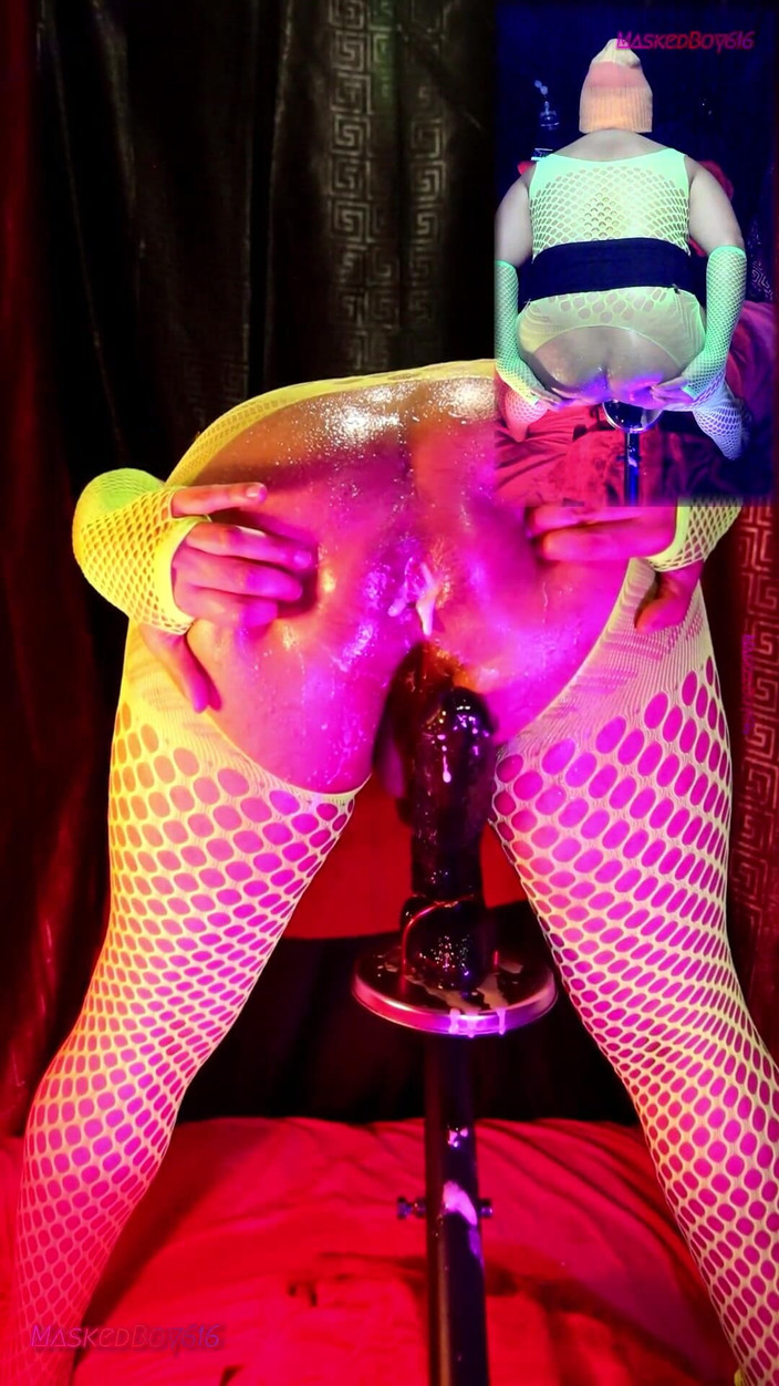 Maskedboy616: Підстрибую на моїй змащеній дупі, у жовтій флуоресцентній білизні 4