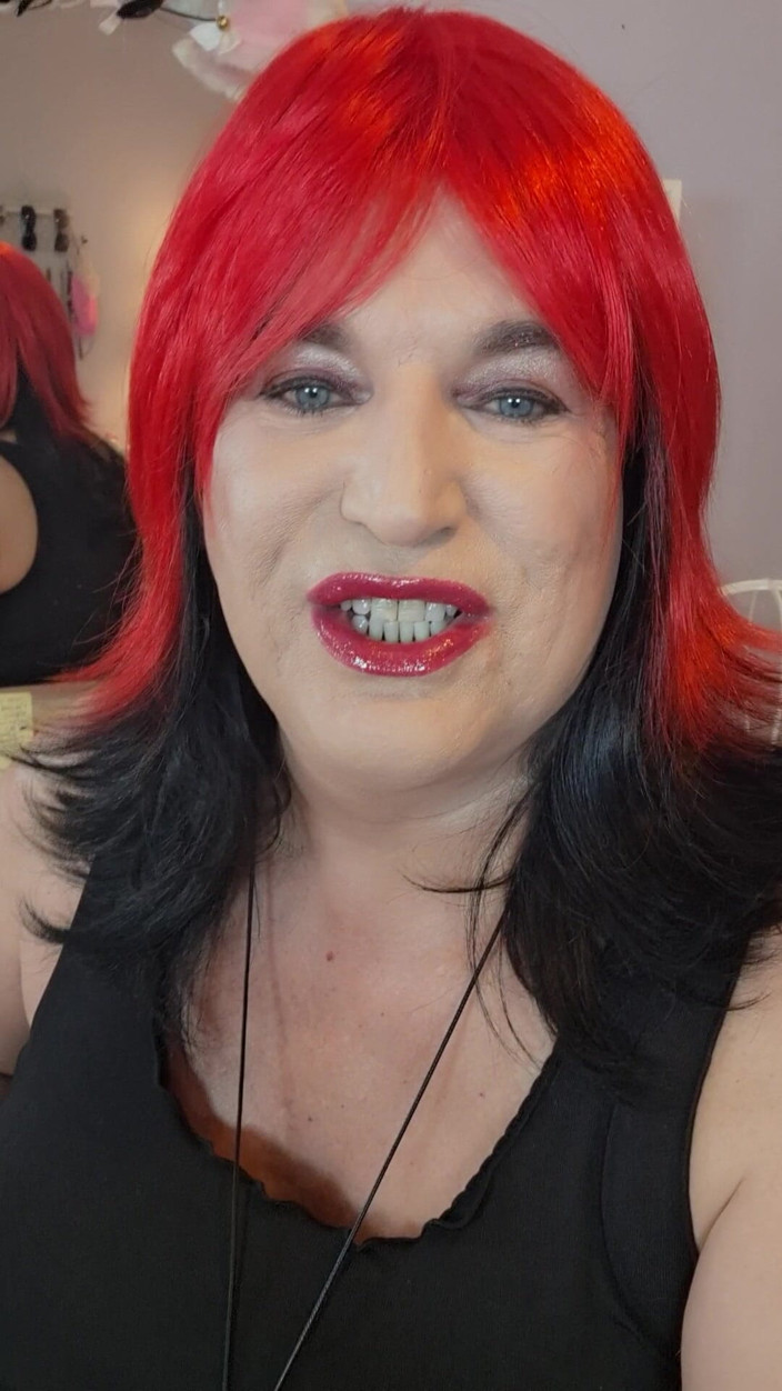 Victoria Lecherri: Do You Like My Lips?
