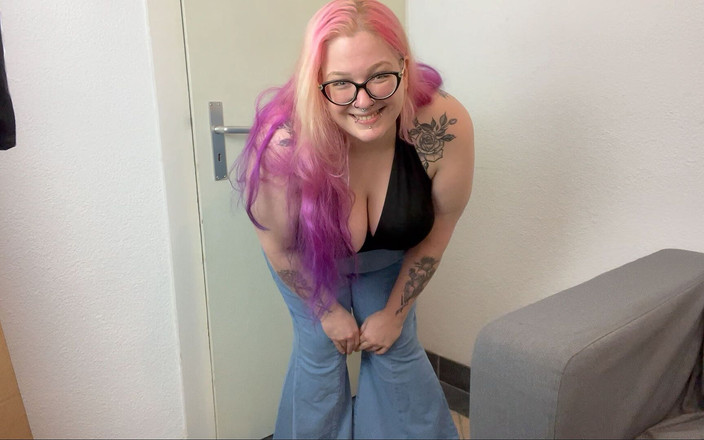 Abby Strange: Pisciare nei miei blue jeans