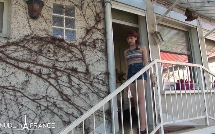 Nude in France: Lilia s-a întors mulțumită ție