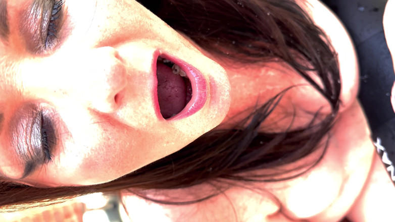 ithastopeefun: Gonzo Piss and Cum in the Garden