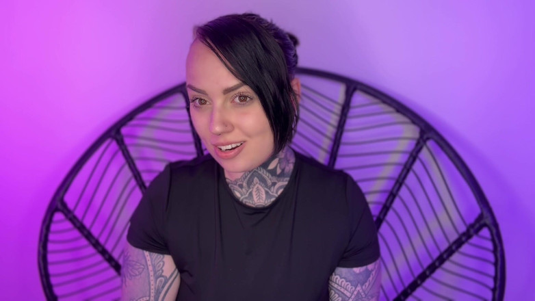 Miss Valentina: Ballbusting and Fucking