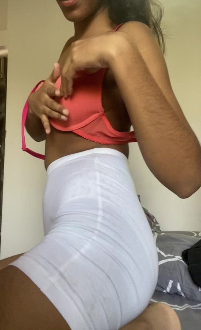 naira aswin: Le ragazze del college i video più visti