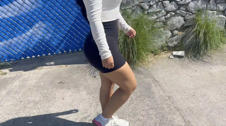 Andres Acosta: MILF latina berpantat besar, Ely Marquez, mengambil perjalanan ke Kedai...