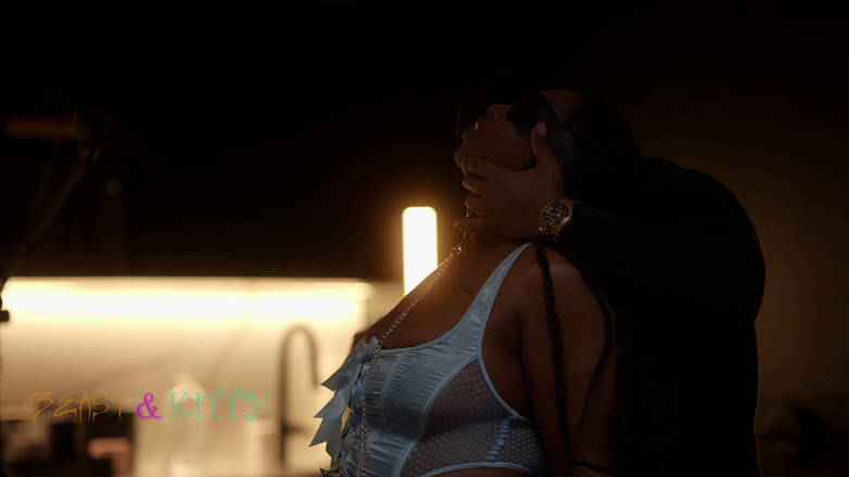 BeastnKitty: Zenci sürtük Kittylove'un gözleri bağlı, bağlı ve tekrar tekrar sikiliyor