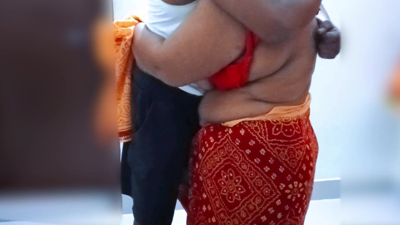 Hoktoml99: Viral Desi Step Brother and Step Sister Found an Empty...