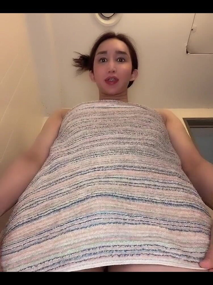TS Shizuka: Suck My Cock in the Shower