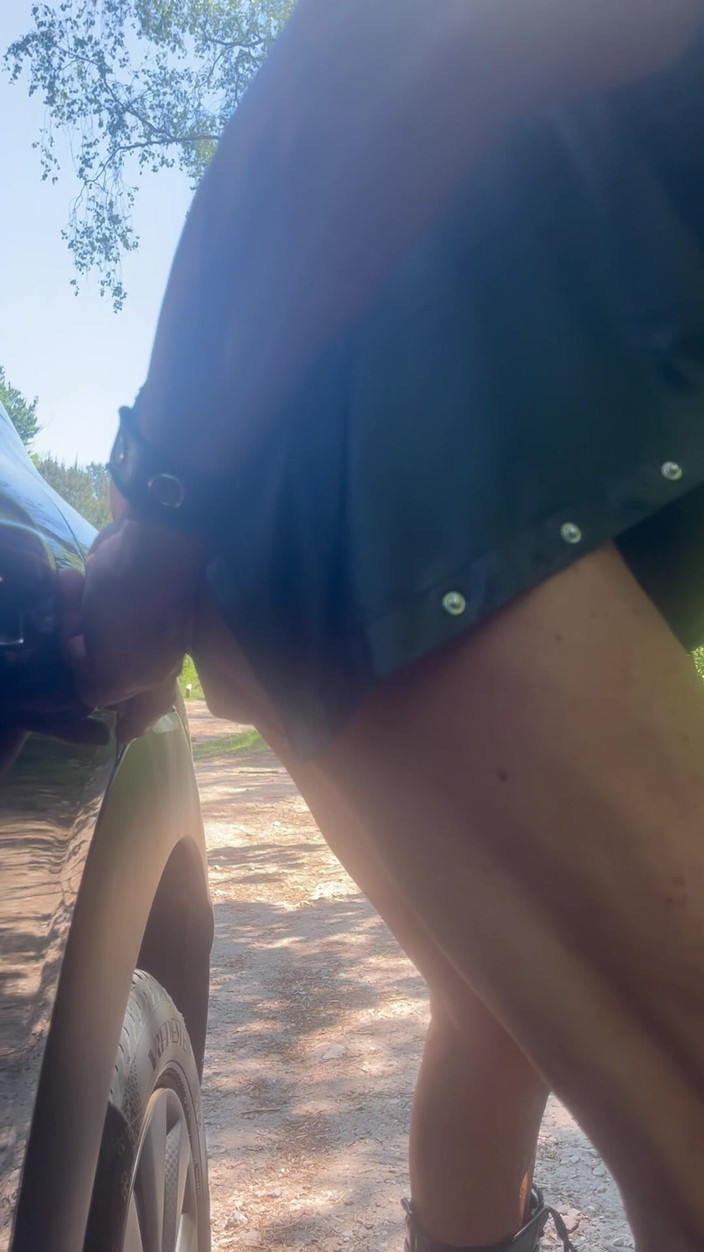 Benb Studio: auf einem Parkplatz