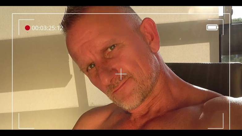 AlexBullmann: Cam Show