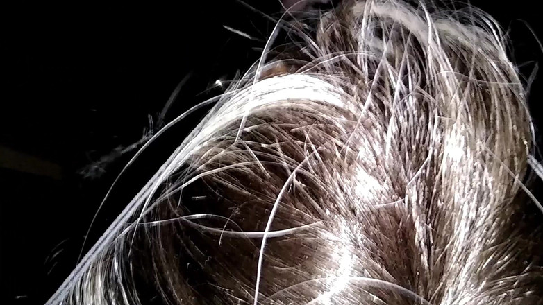 Sexsicouple: 与朋友在寻欢洞小屋中享受共享的荡妇妻子