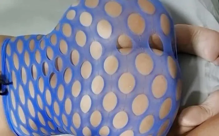 Minhaesposaparaoutro: Strangers Guys Making My Wife Horny Showing Her Big Ass