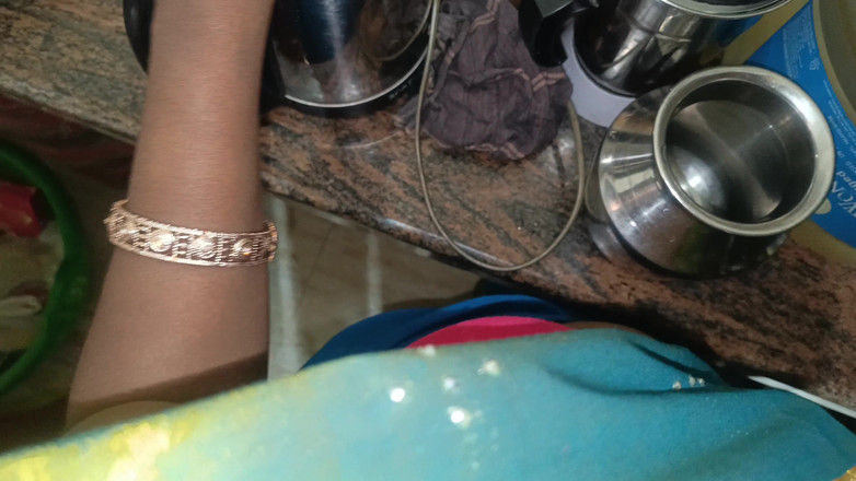 Inba: Surorile căsătorite au împărțit patul cu fratele vitreg