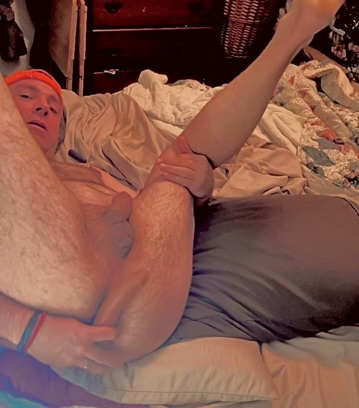 BenNyyboY: Benni Boi Trying to Get Ready for Stepdaddy to Get...