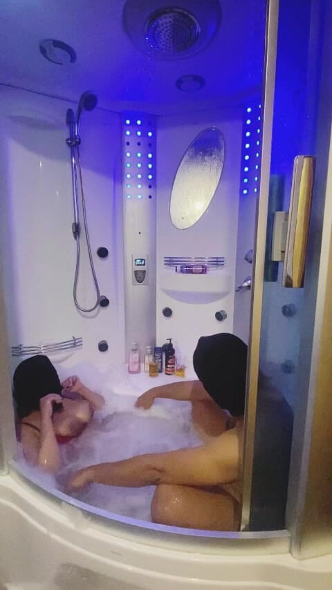 Six my and wife: Arabischer spaß in der dusche