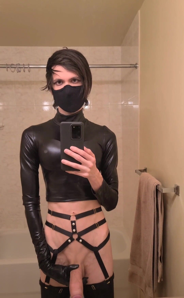 Mistress Mel: Enorme facial em primeiro plano