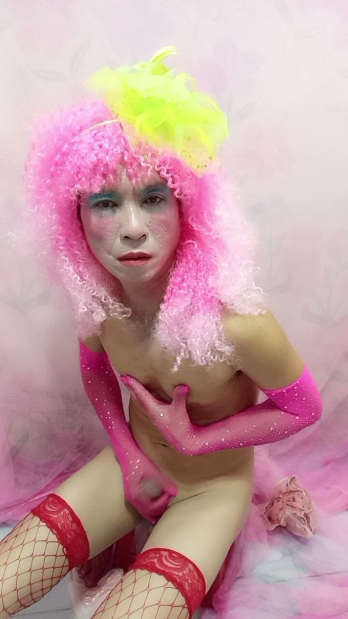 nguyen dang thien tri: Oanh Le transseksualna ubrana w seksowne ubrania
