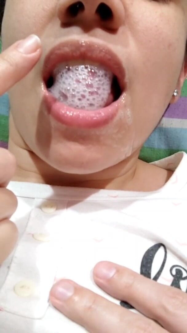 TheArtOfCum: Quickie! Oral seksten sonra boşalıyor ve yutuyor! (açık seks yok)