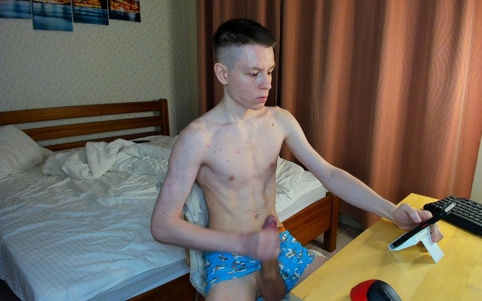 Morflot24: 23cm 자지로 열심히 일하고 사정해!