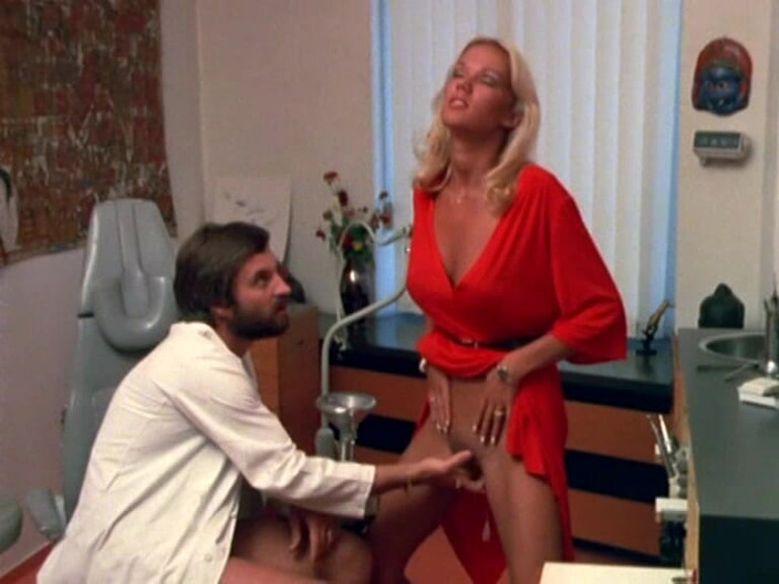 Java Consulting: 布丽吉特·拉海在牙医面前勃起