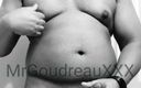 MrGoudreauXXX: Un ours se masturbe, grosse bite noire, partie 30