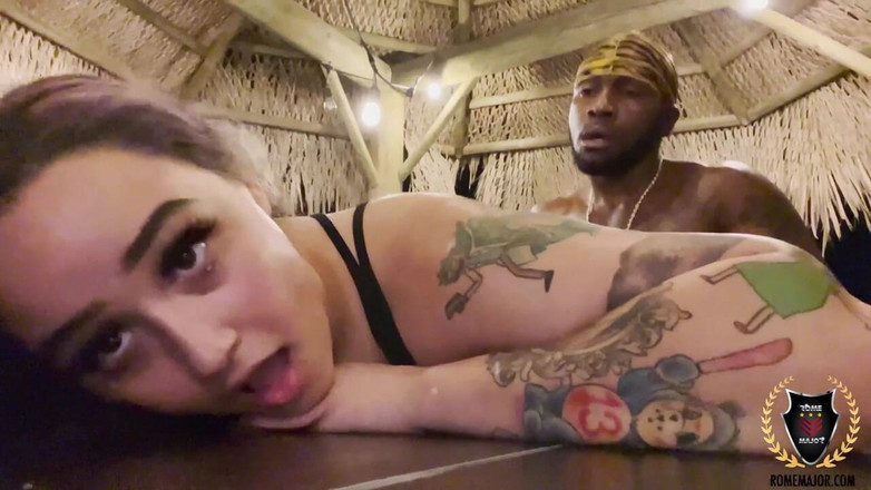 Rome Major: Rome Major жестко шпилит горячего бармена